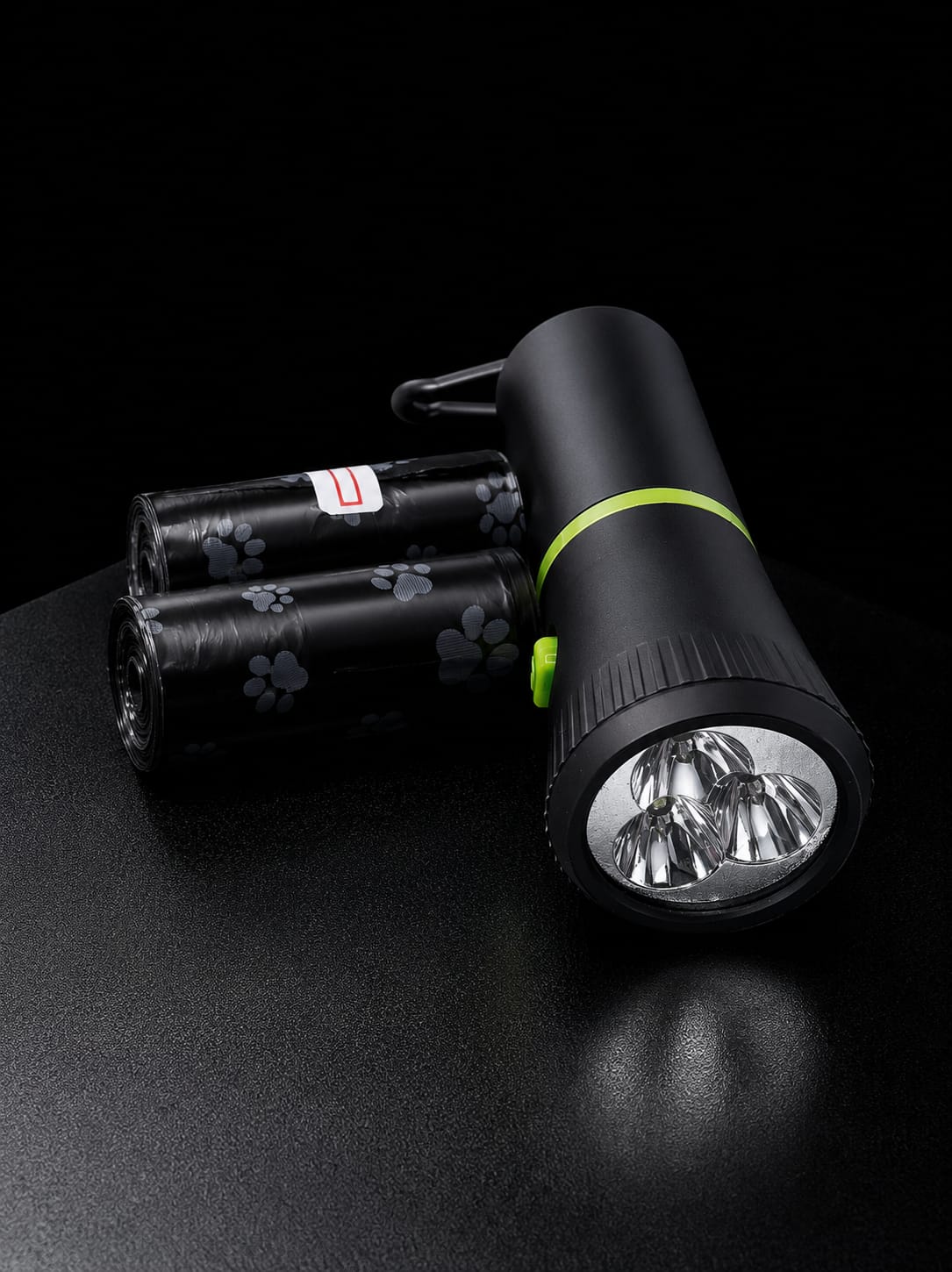 Linterna LED para Paseo de Mascotas con Dispensador de Bolsas | Accesorio 2 en 1 | SPOTMASCOTAS